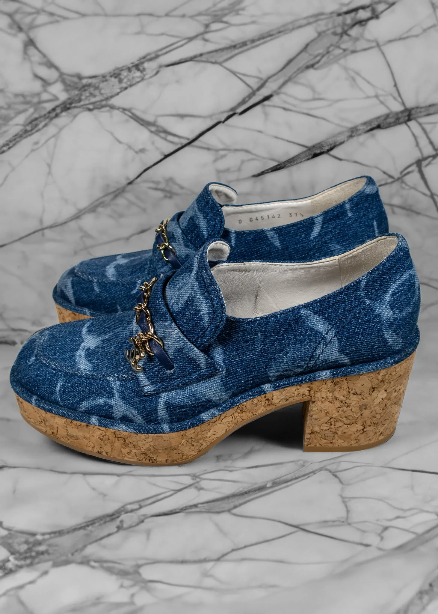 Chanel 2023-2024 Interlocking CC Logo Pumps