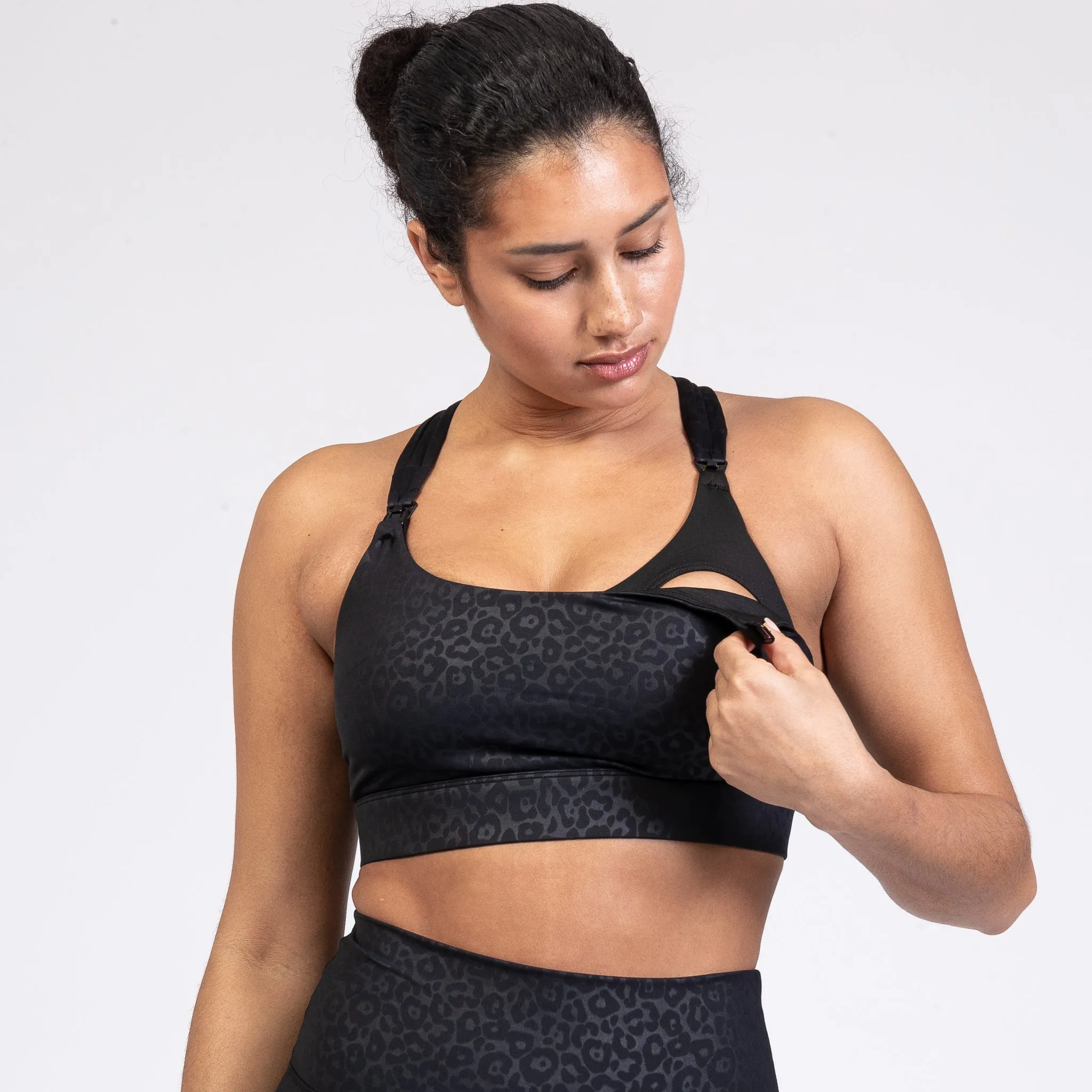 Chloé 3 Running Nursing Sports Bra (Black Cheetah)