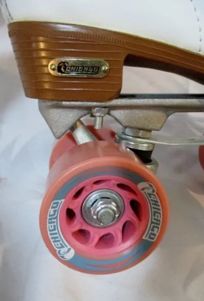 NEW Womens CHICAGO ROLLER SKATES Rollerskate 6 WHITE PINK Derby