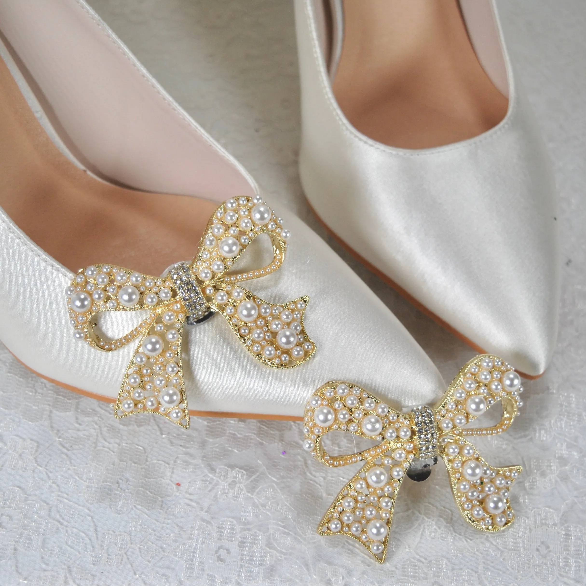Satin Shoes with Pearl Bow Shoe Clip