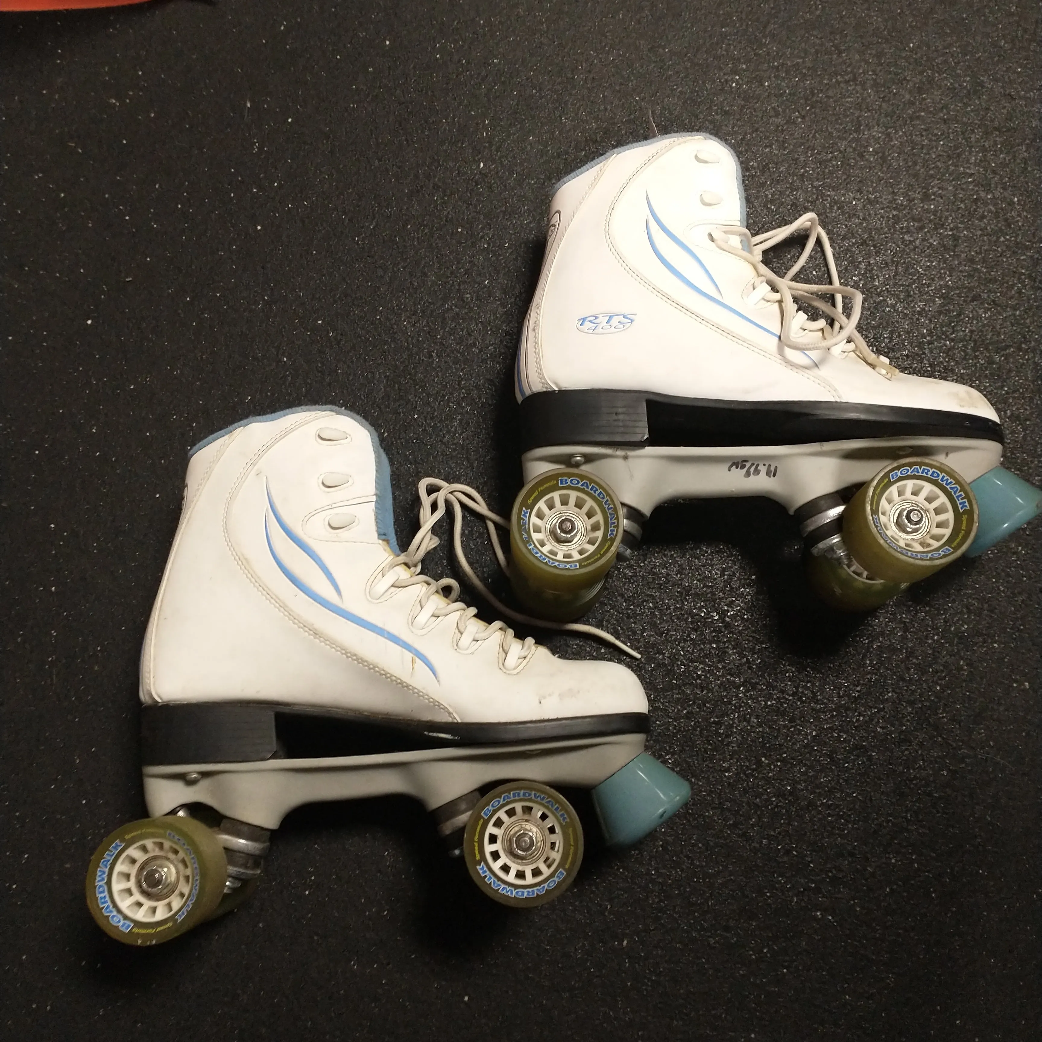 Used RTS400 Roller Derby Skates